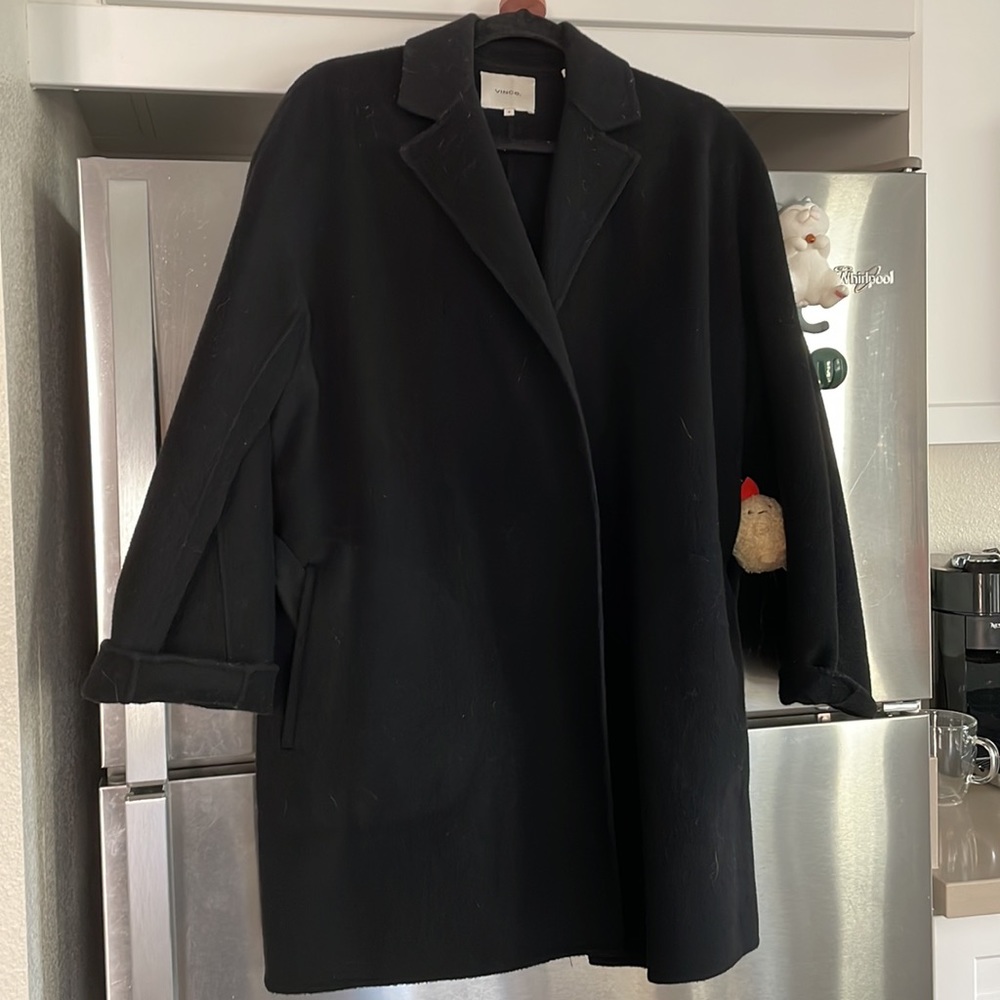 ❎SOLD❎Authentic Vince wool/cashmere coat. All black. Size M. Pre-loved condition